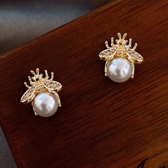 Gold Tone Bee Pearl Stud Earrings Rhinestone Dangle Fashion Jewelry - Picture 2 of 3